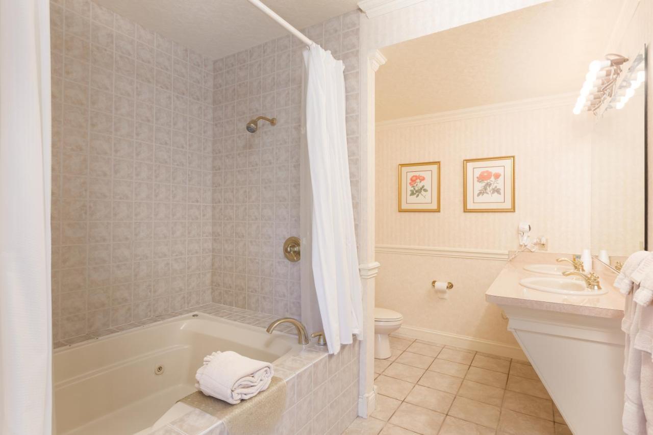 The Blue Heron Inn La Porte Екстериор снимка