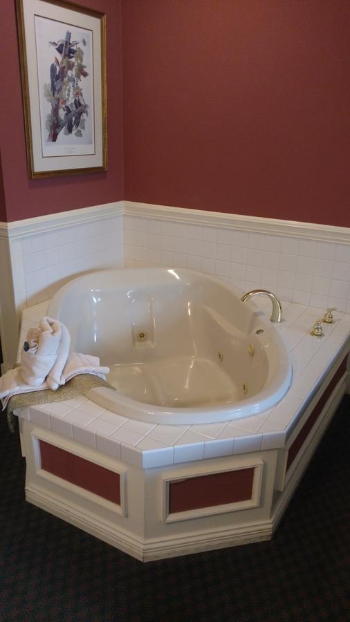 The Blue Heron Inn La Porte Екстериор снимка